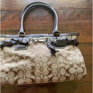 Coach Brown purse zipper top medium